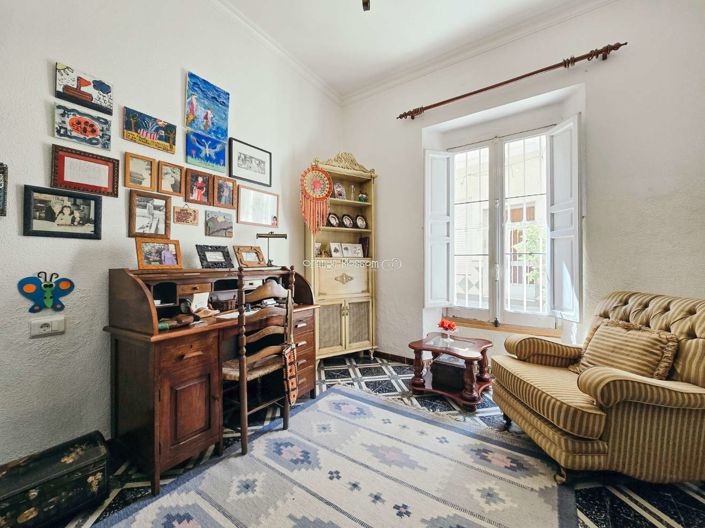 Image No.19-6 Bed Townhouse for sale