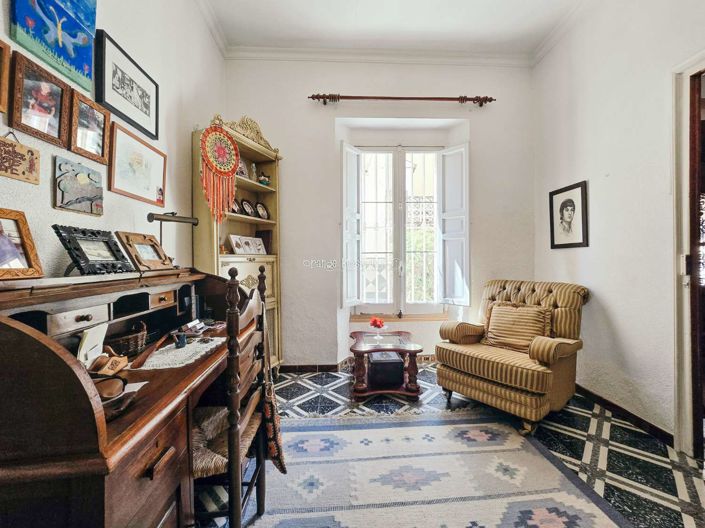 Image No.21-6 Bed Townhouse for sale