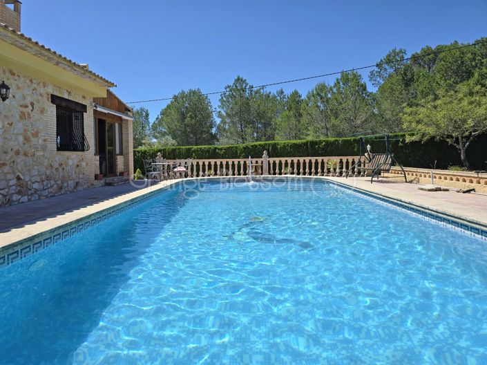 Image No.6-3 Bed Villa for sale