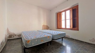 property235716102