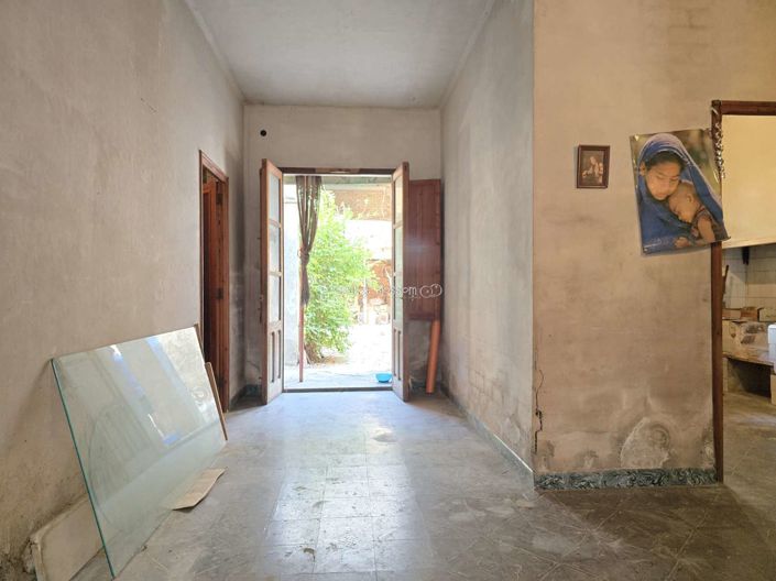 Image No.13-5 Bed Townhouse for sale