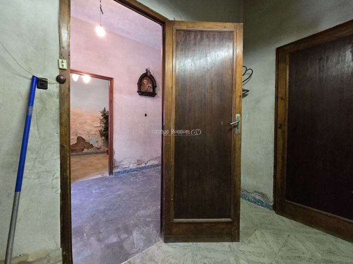 Image No.9-5 Bed Townhouse for sale