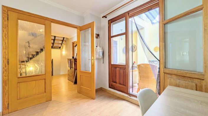 Image No.14-5 Bed Property for sale