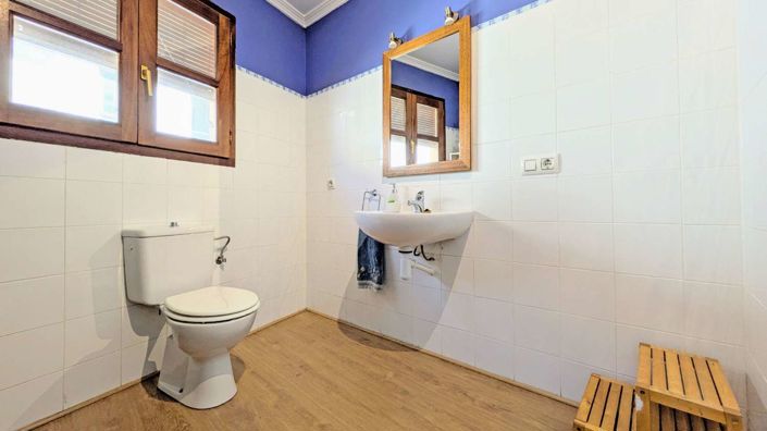 Image No.22-5 Bed Property for sale