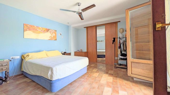 Image No.29-5 Bed Property for sale