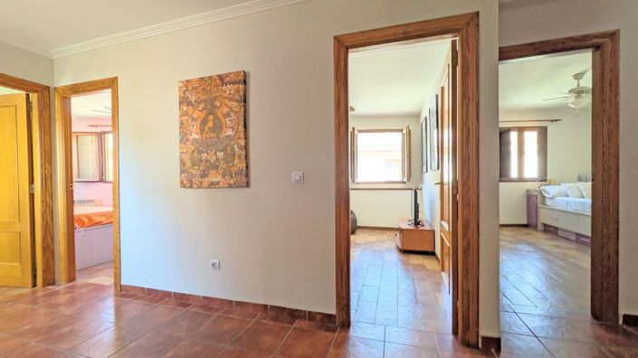 Image No.34-5 Bed Property for sale