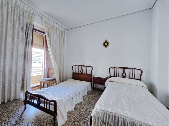 Image No.18-3 Bed Property for sale