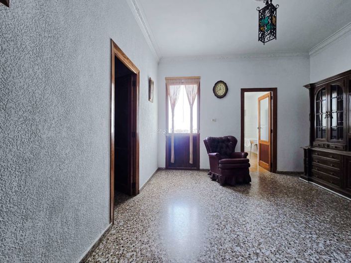 Image No.26-3 Bed Property for sale