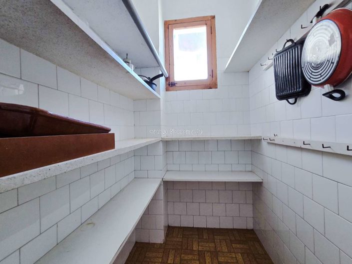 Image No.40-3 Bed Property for sale