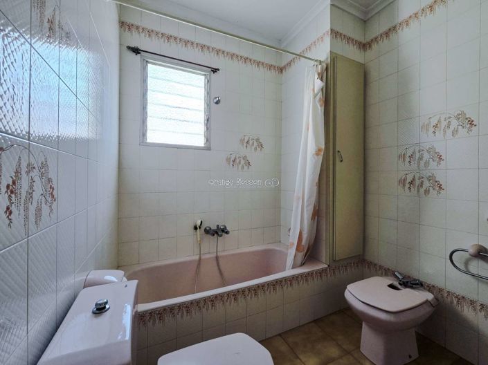 Image No.41-3 Bed Property for sale