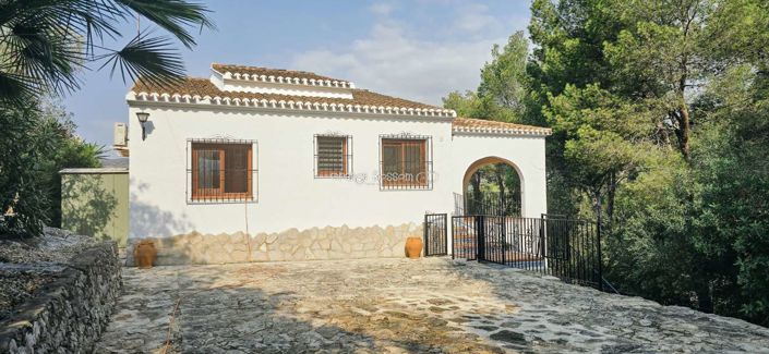 Image No.2-4 Bed Villa for sale
