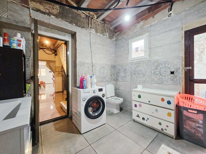 Image No.13-2 Bed Townhouse for sale