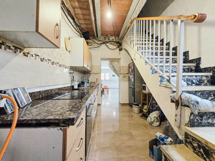 Image No.17-2 Bed Townhouse for sale