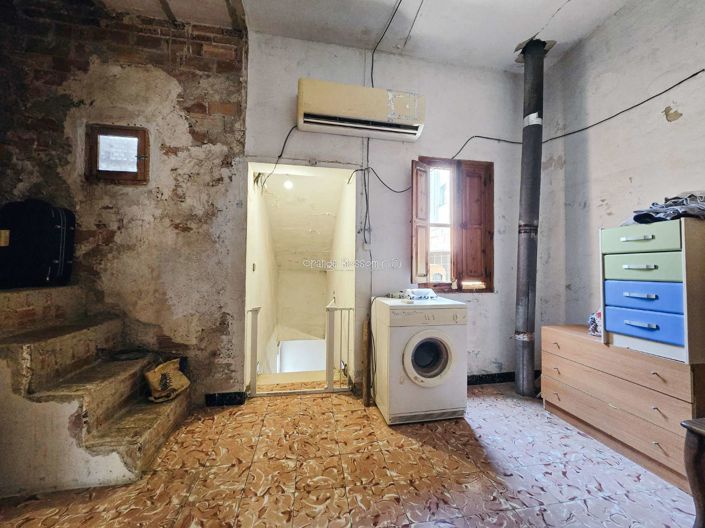 Image No.29-2 Bed Townhouse for sale