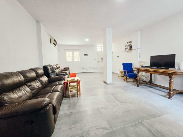 Image No.44-2 Bed Townhouse for sale