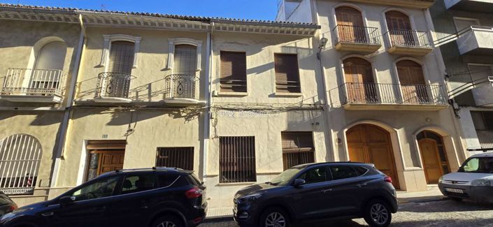 Image No.1-4 Bed Townhouse for sale