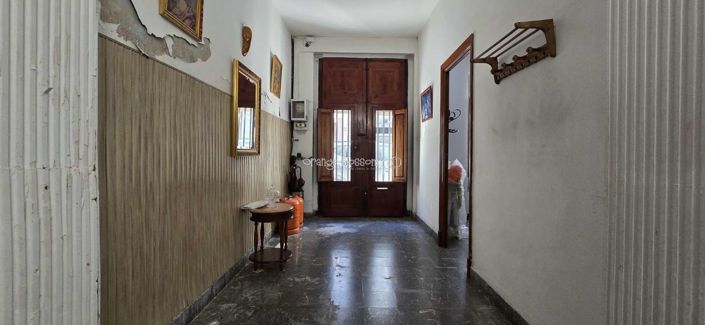 Image No.11-4 Bed Townhouse for sale