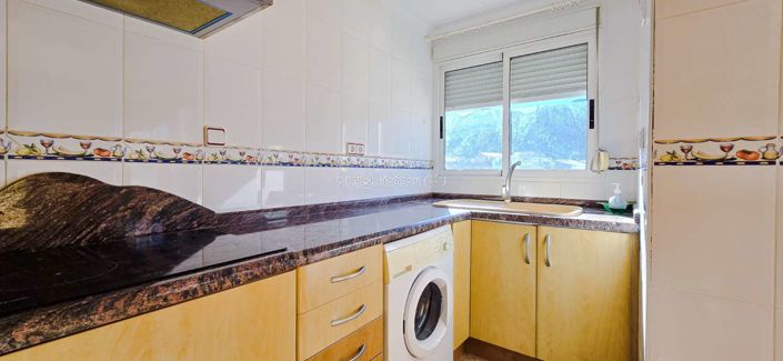 Image No.12-3 Bed Property for sale