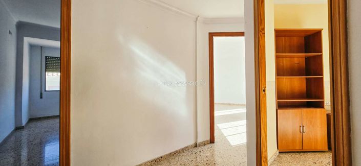 Image No.18-3 Bed Property for sale