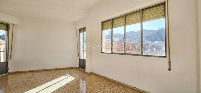 Image No.23-3 Bed Property for sale