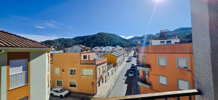 Image No.28-3 Bed Property for sale