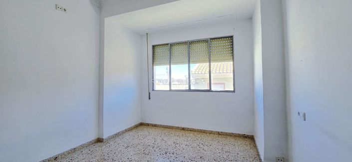 Image No.33-3 Bed Property for sale