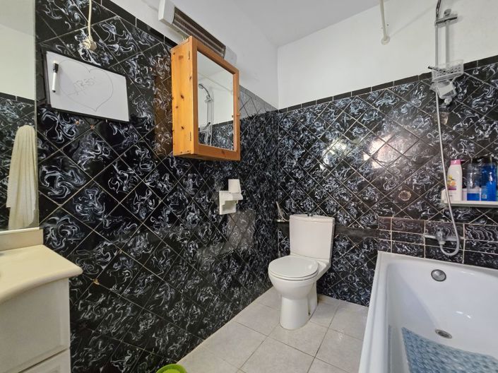 Image No.21-4 Bed Townhouse for sale