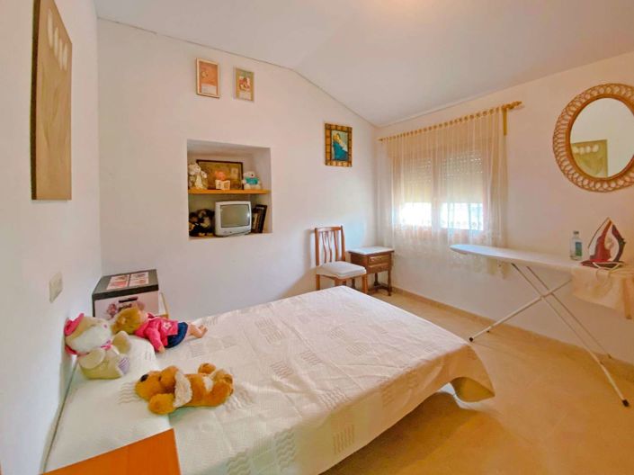 Image No.19-5 Bed Property for sale