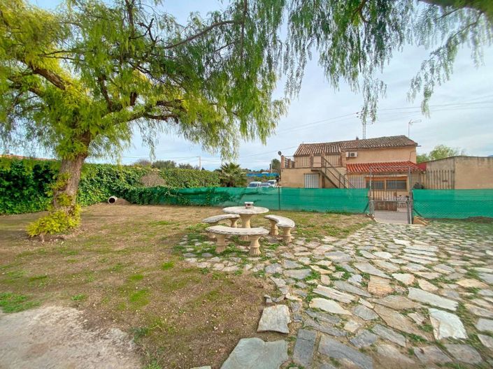 Image No.28-5 Bed Property for sale