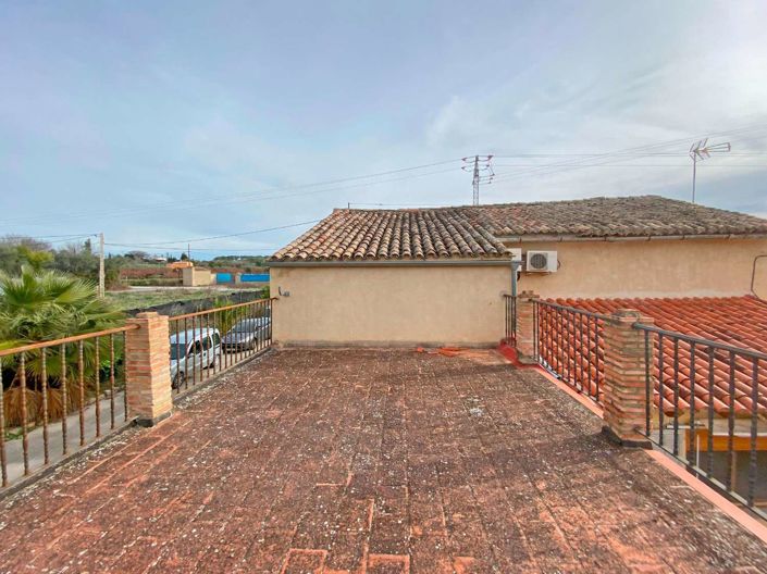 Image No.29-5 Bed Property for sale