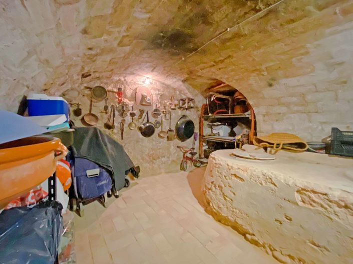 Image No.36-5 Bed Property for sale