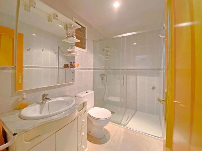 Image No.7-5 Bed Property for sale