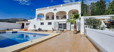 1 - Villalonga, Villa