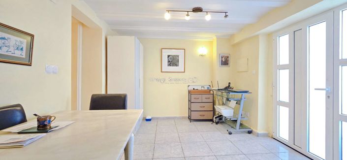 Image No.10-2 Bed Townhouse for sale