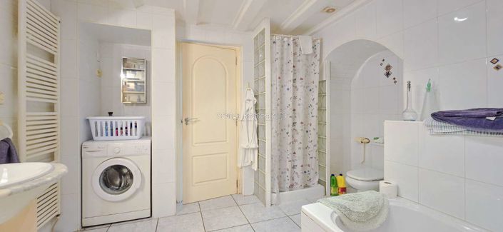 Image No.16-2 Bed Townhouse for sale