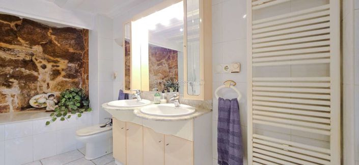 Image No.17-2 Bed Townhouse for sale