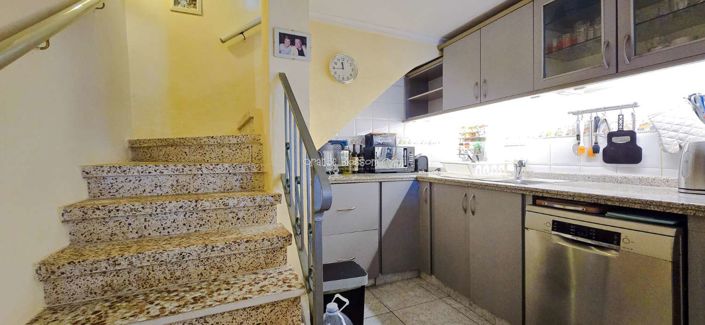 Image No.25-2 Bed Townhouse for sale