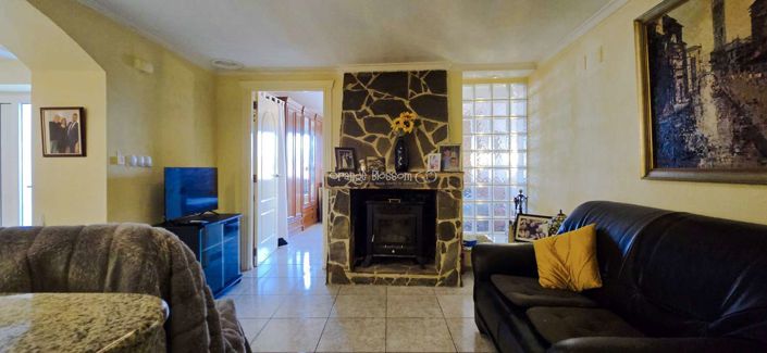 Image No.27-2 Bed Townhouse for sale