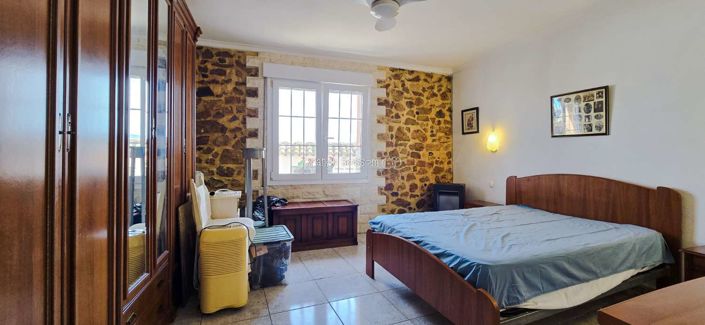 Image No.32-2 Bed Townhouse for sale