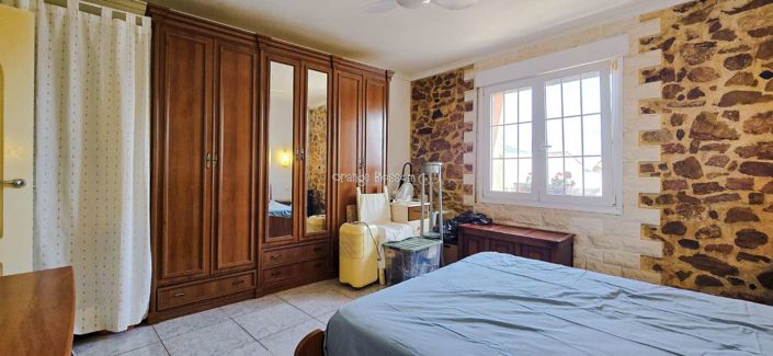 Image No.33-2 Bed Townhouse for sale