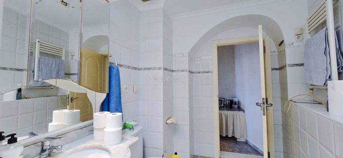 Image No.37-2 Bed Townhouse for sale