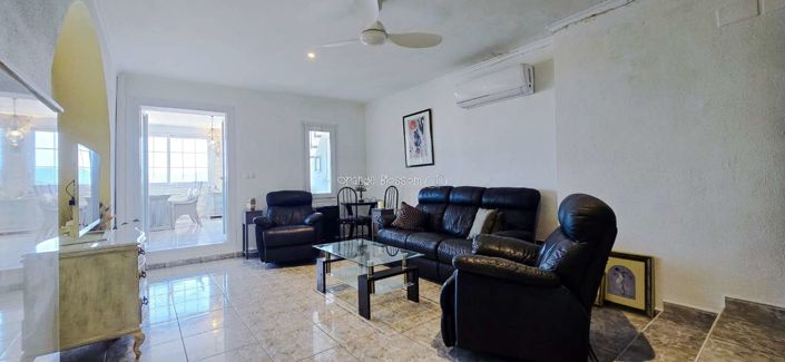 Image No.50-2 Bed Townhouse for sale