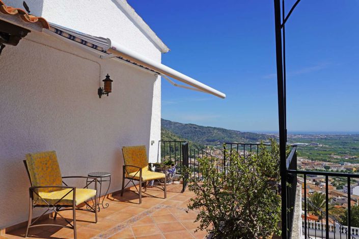 Image No.15-4 Bed Property for sale