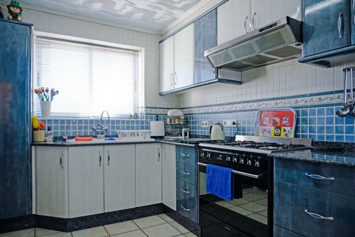 Image No.17-4 Bed Property for sale