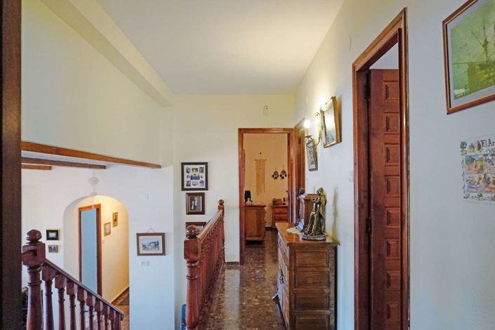 Image No.32-4 Bed Property for sale