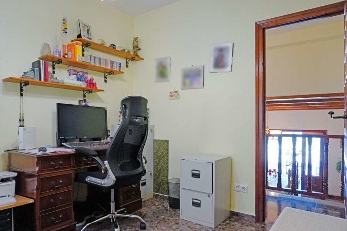 Image No.40-4 Bed Property for sale