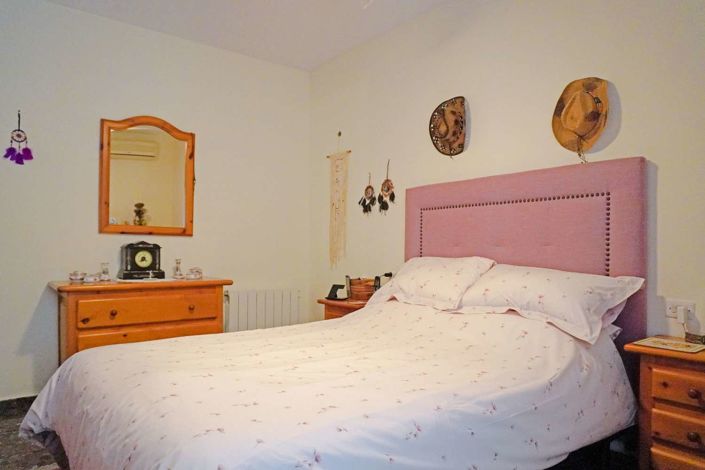 Image No.43-4 Bed Property for sale