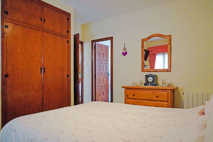 Image No.44-4 Bed Property for sale