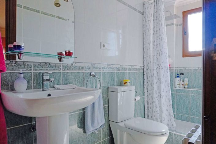 Image No.46-4 Bed Property for sale