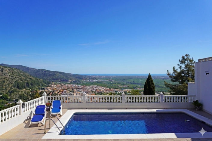 Image No.5-4 Bed Property for sale